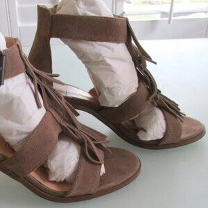 Open Toe Suede Fringed Heels Size 8 M